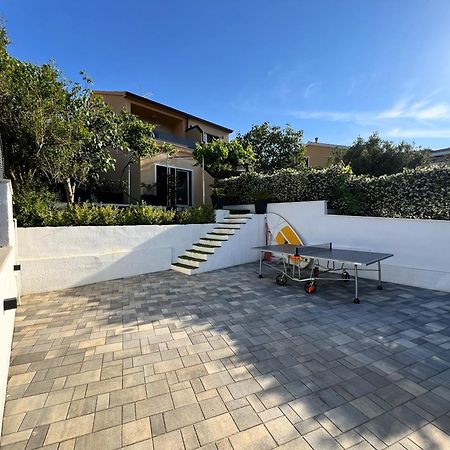 Beach Holiday Home With Private Jacuzzi & Parking Trogir Exterior foto